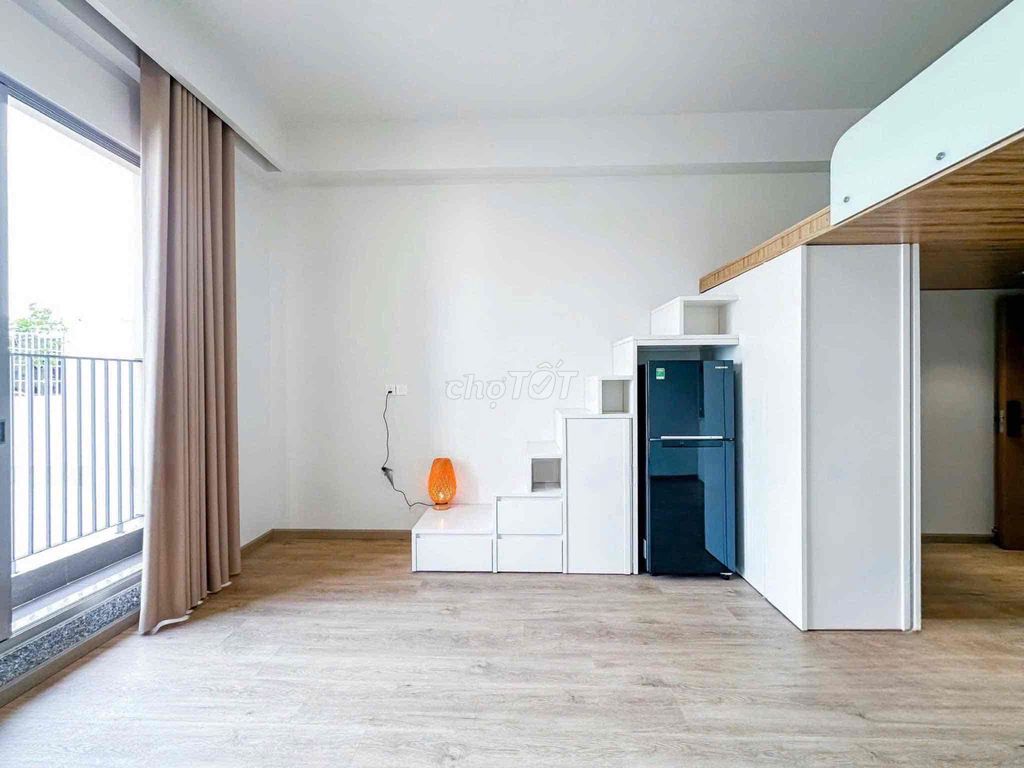 The perfect beautiful house. The britches to full interior.