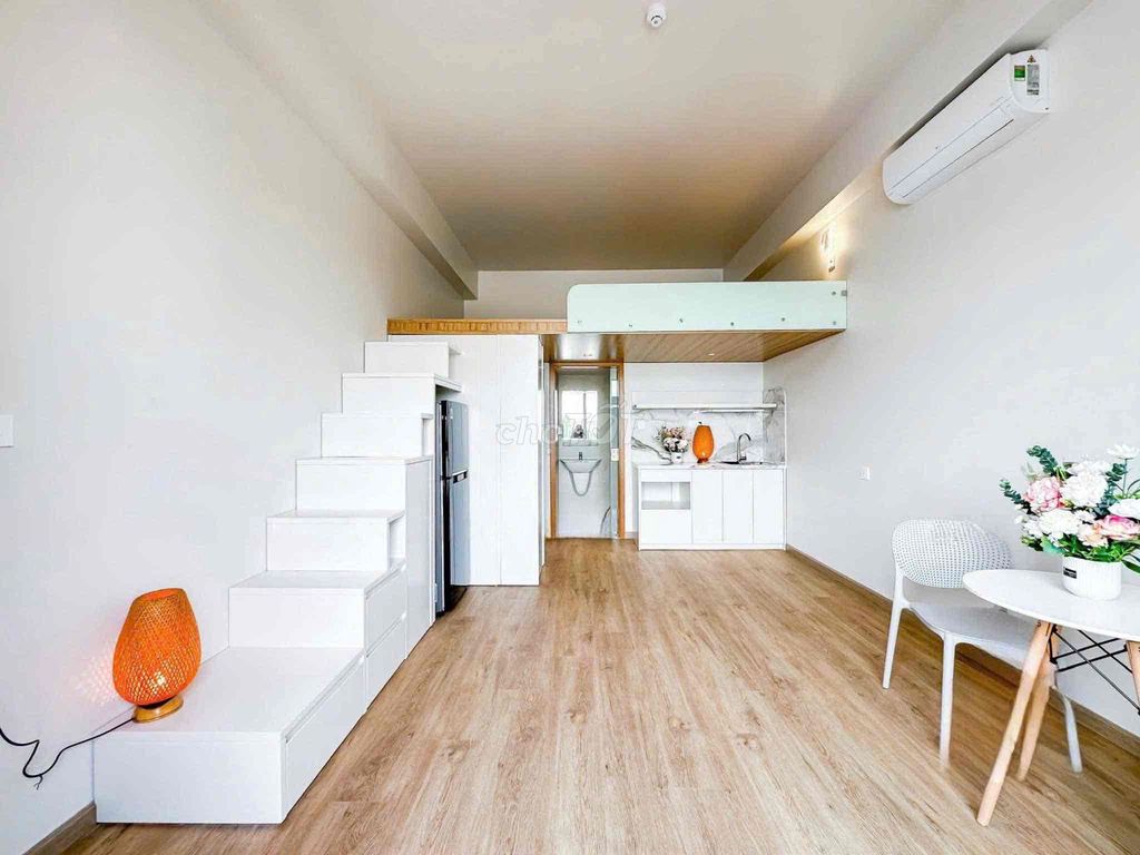 The perfect beautiful house. The britches to full interior.