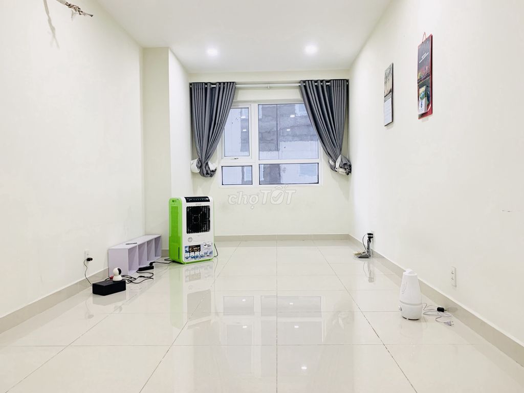 Renting Topaz Elite - 3 bedrooms, 2 toilets, 85 M2 basic interiors