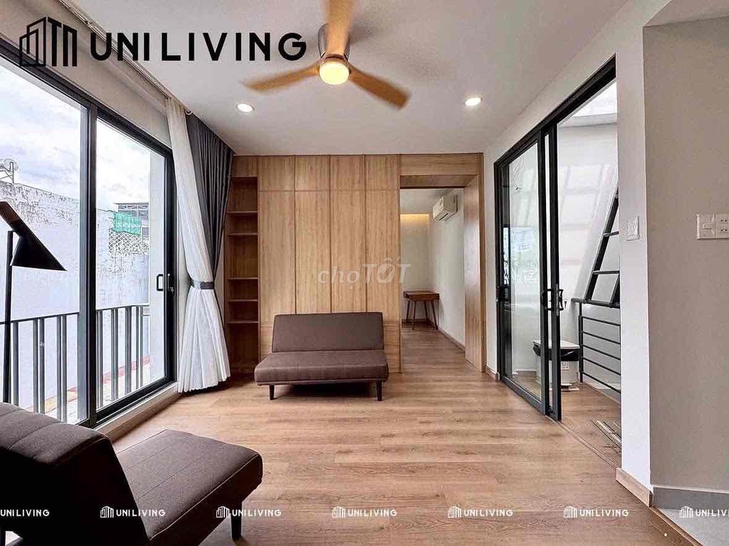 Rent an apartment. A big balcony bedroom.