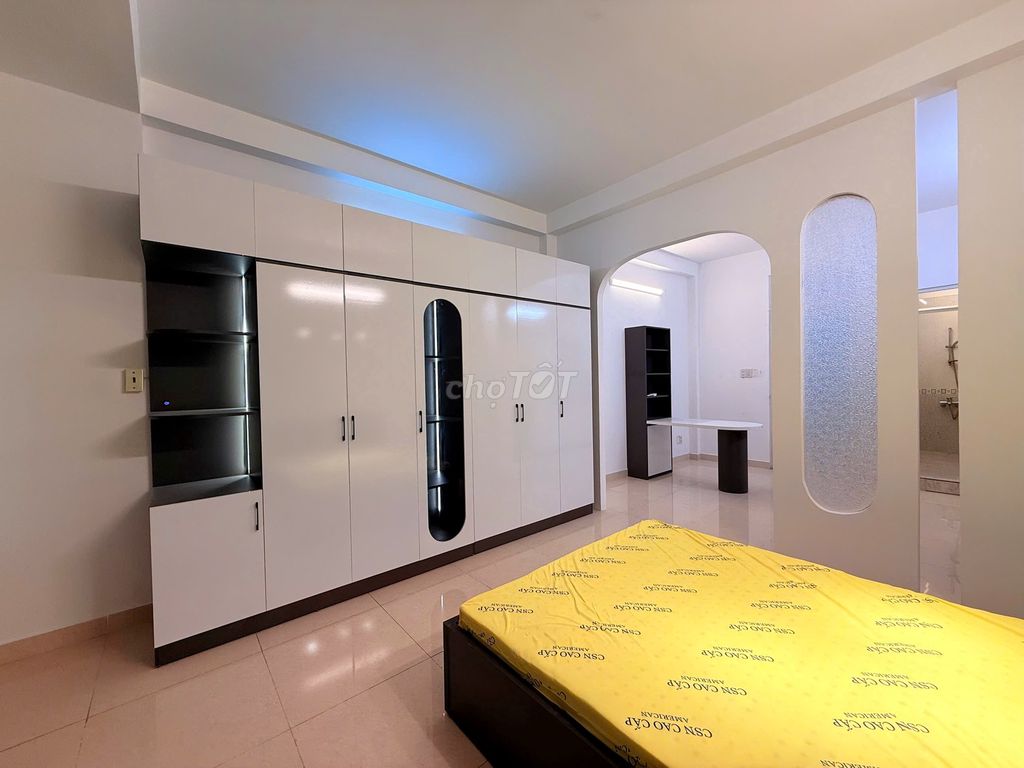Rent apartment 1 bedroom 35 M2 - large window - private washing machine in the 10th.