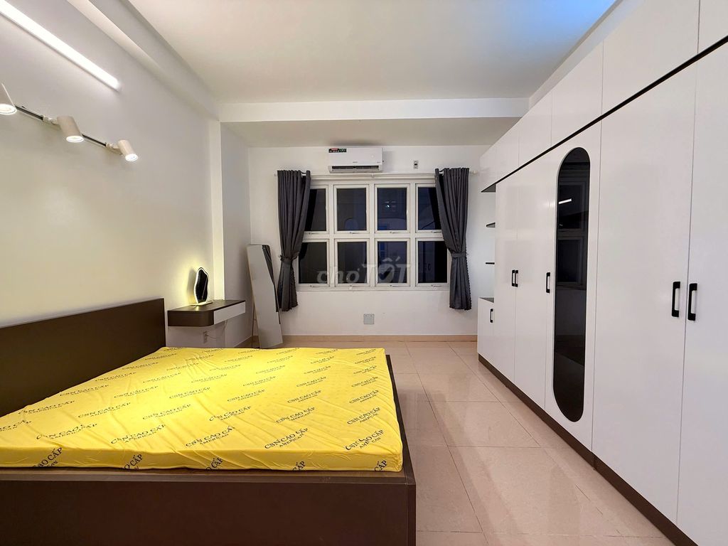 Rent apartment 1 bedroom 35 M2 - large window - private washing machine in the 10th.