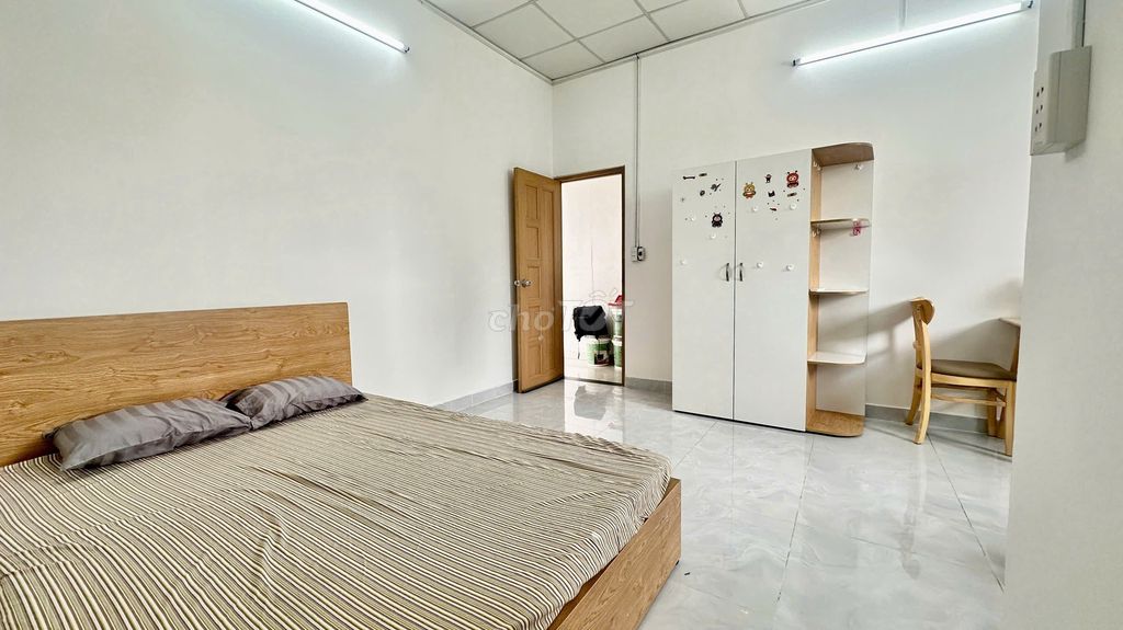 Rent apartment 1 bedroom 35 M2 - large window - private washing machine in the 10th.