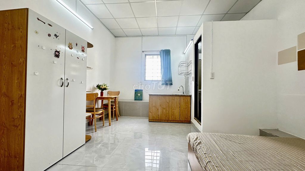 Rent apartment 1 bedroom 35 M2 - large window - private washing machine in the 10th.