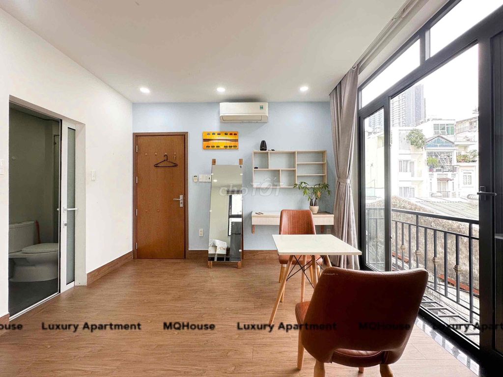 Service apartment, City Hall, Department of Walking, Lavac, Metro Castle.