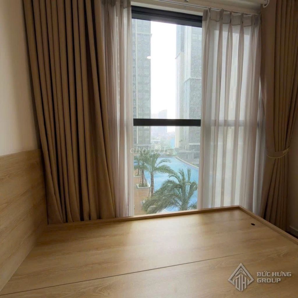 Rent two Victoria Village bedrooms / 12 million beautiful new views