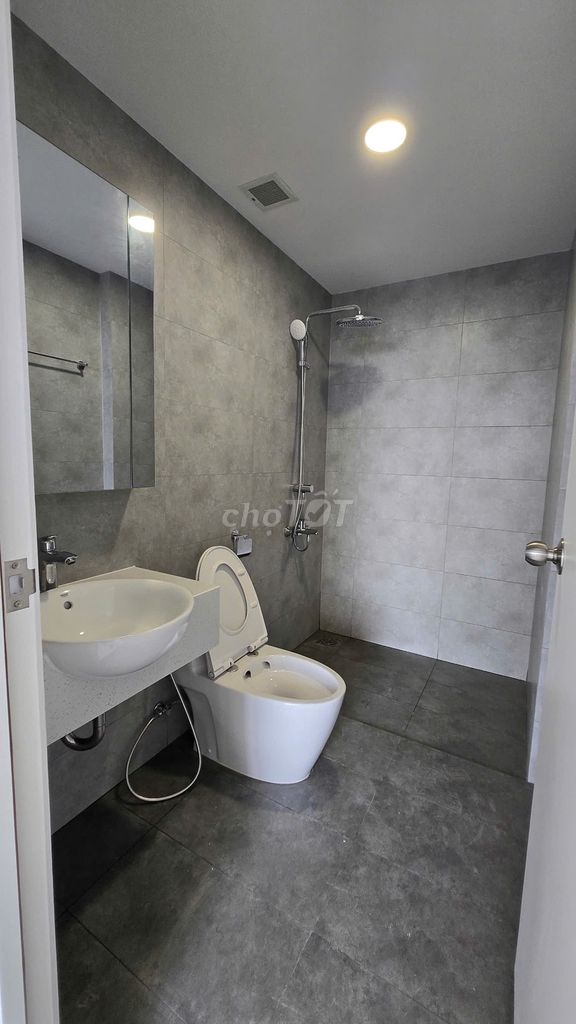 Rent two Victoria Village bedrooms / 12 million beautiful new views