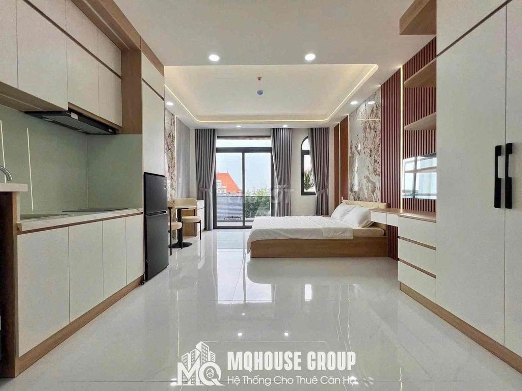 Tell Zhang Studio to stay close to Emart Phan Huy Ích Tân Bình.