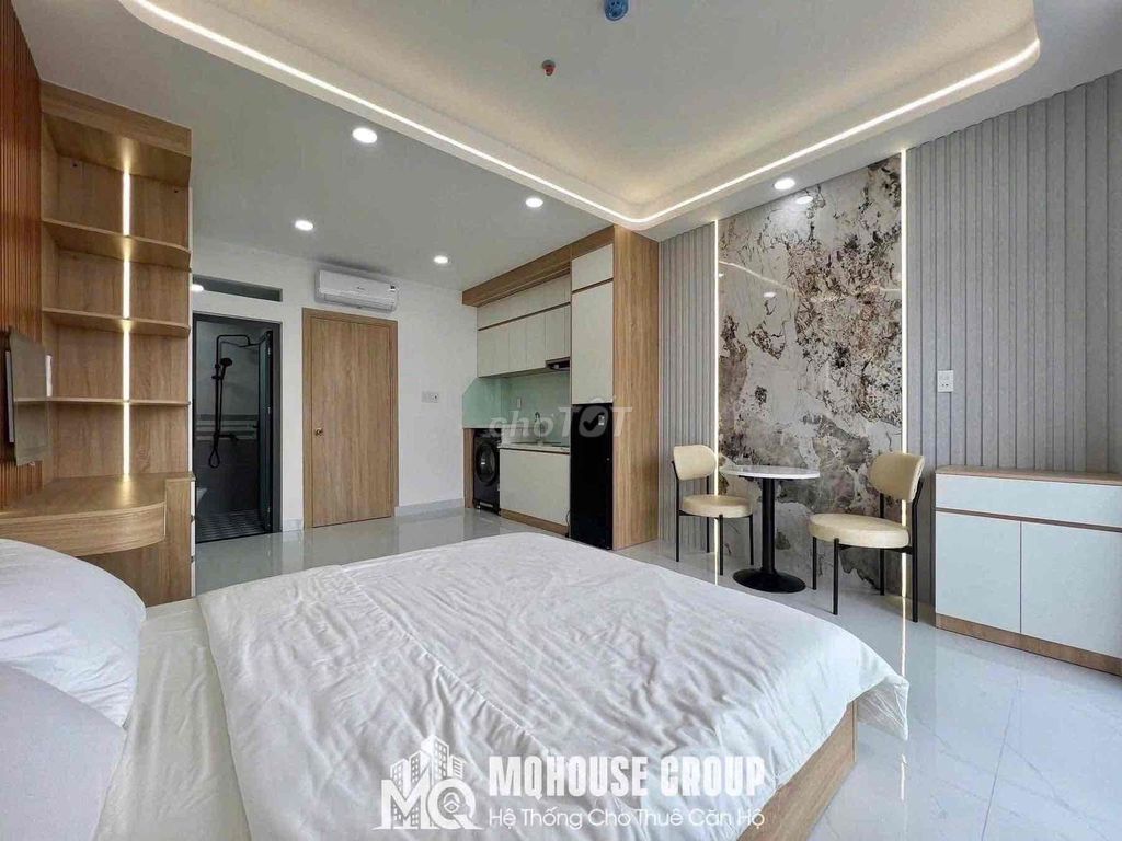 Tell Zhang Studio to stay close to Emart Phan Huy Ích Tân Bình.