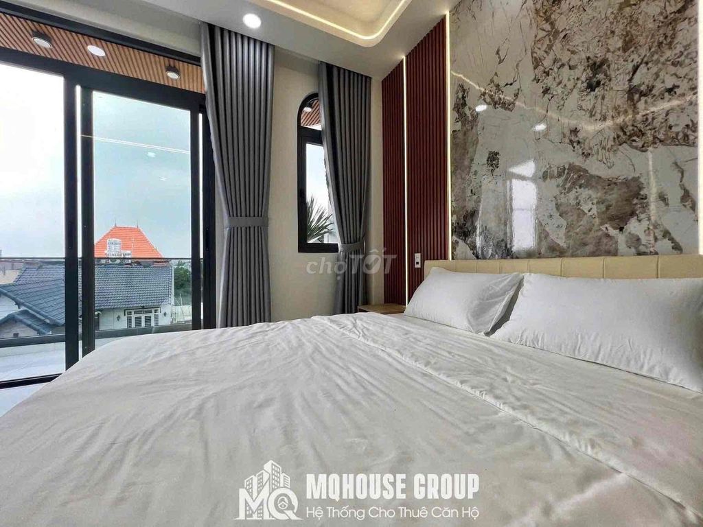 Tell Zhang Studio to stay close to Emart Phan Huy Ích Tân Bình.