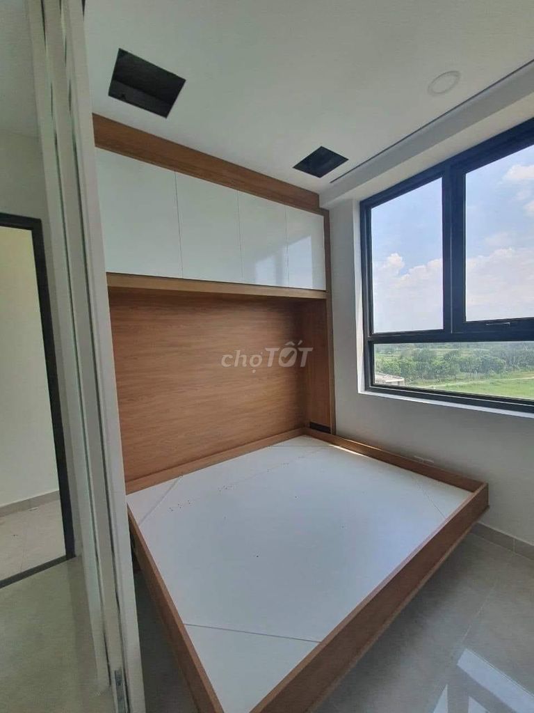 It's the owner of the lease-- Saigon Intela apartment, two bedrooms.