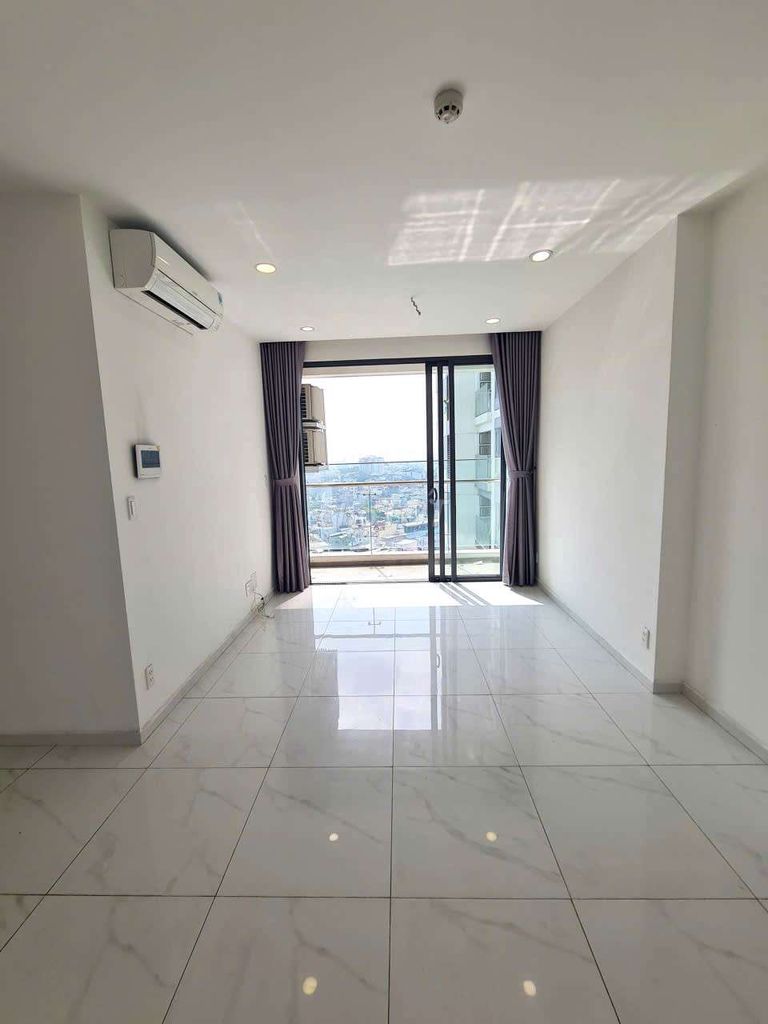 Rent the corner of 76 meters, 2 bedrooms, 2 toilets, D'lusso, D. Nguyễn Thị Định, District 2.