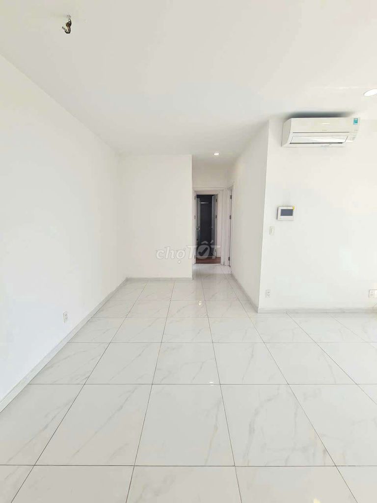 Rent the corner of 76 meters, 2 bedrooms, 2 toilets, D'lusso, D. Nguyễn Thị Định, District 2.