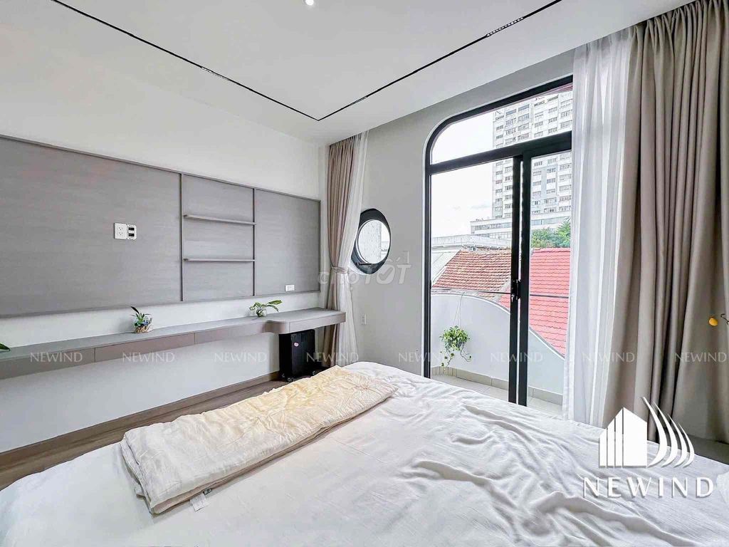 Tell Zhang the Guardian a bedroom in Central 7 full of facilities