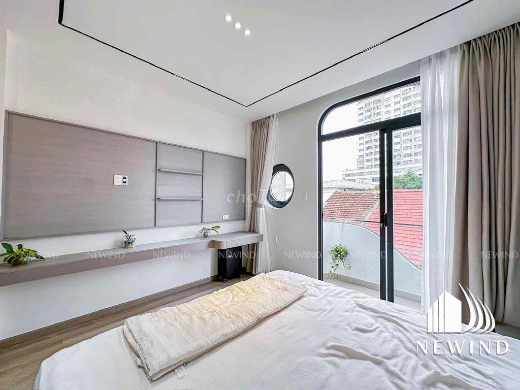 Tell Zhang the Guardian a bedroom in Central 7 full of facilities