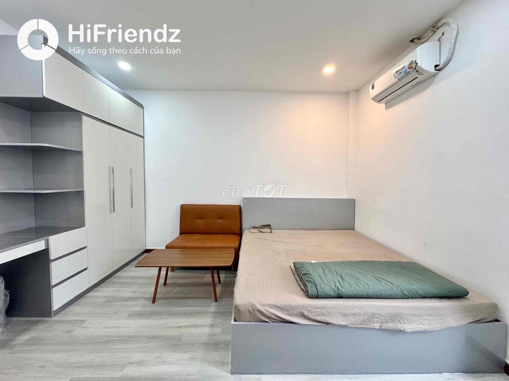 The apartment is full of sun-sluttered windows 100 percent immediate demand for justice 3