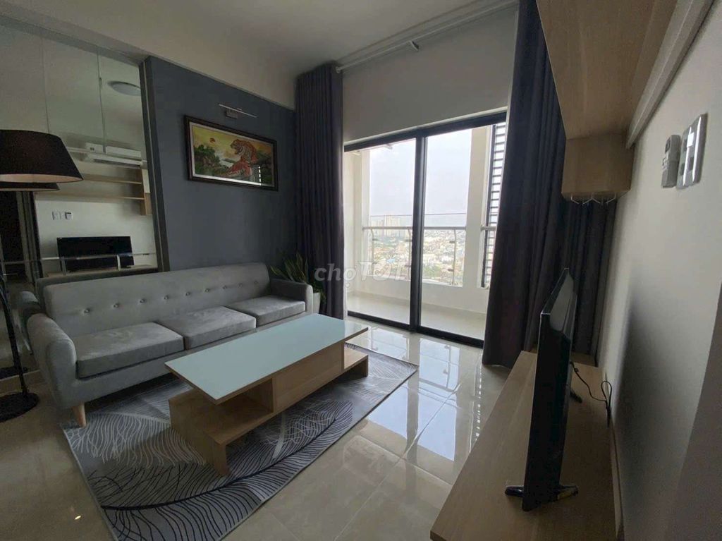 Rent three Centana bedrooms, the high-level corner. Nice view right there.
