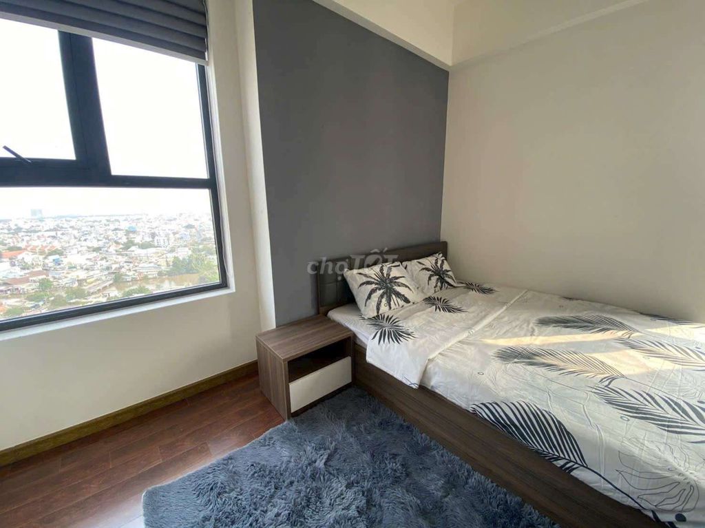 Rent three Centana bedrooms, the high-level corner. Nice view right there.