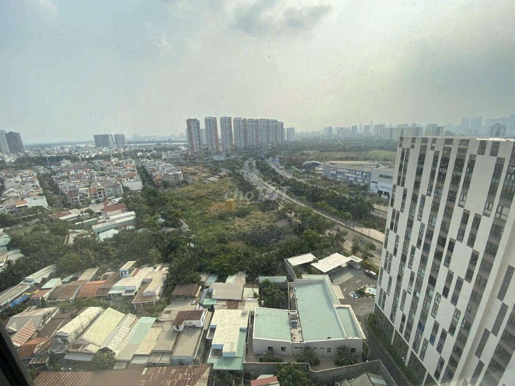 Rent three Centana bedrooms, the high-level corner. Nice view right there.
