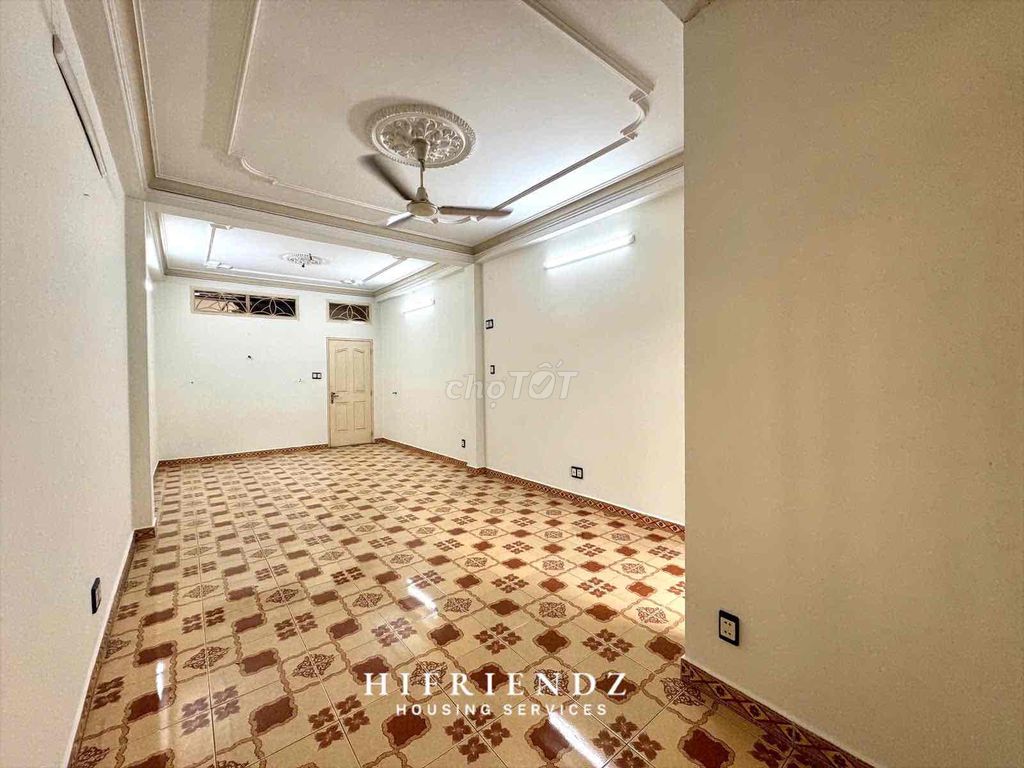 Rent the balcony room 40 meters in front of Nguyễn Trãi near Doctor Fang.