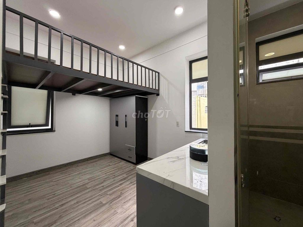 We're going to rent a modern-day unit right now. Võ Thị Sáu, 3th District.