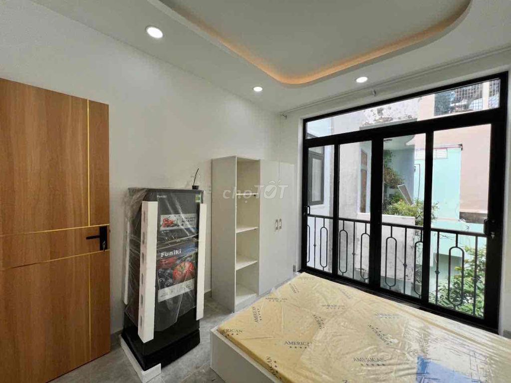 Rent the new one 100% full with balconies in the center of Bình Thạnh.
