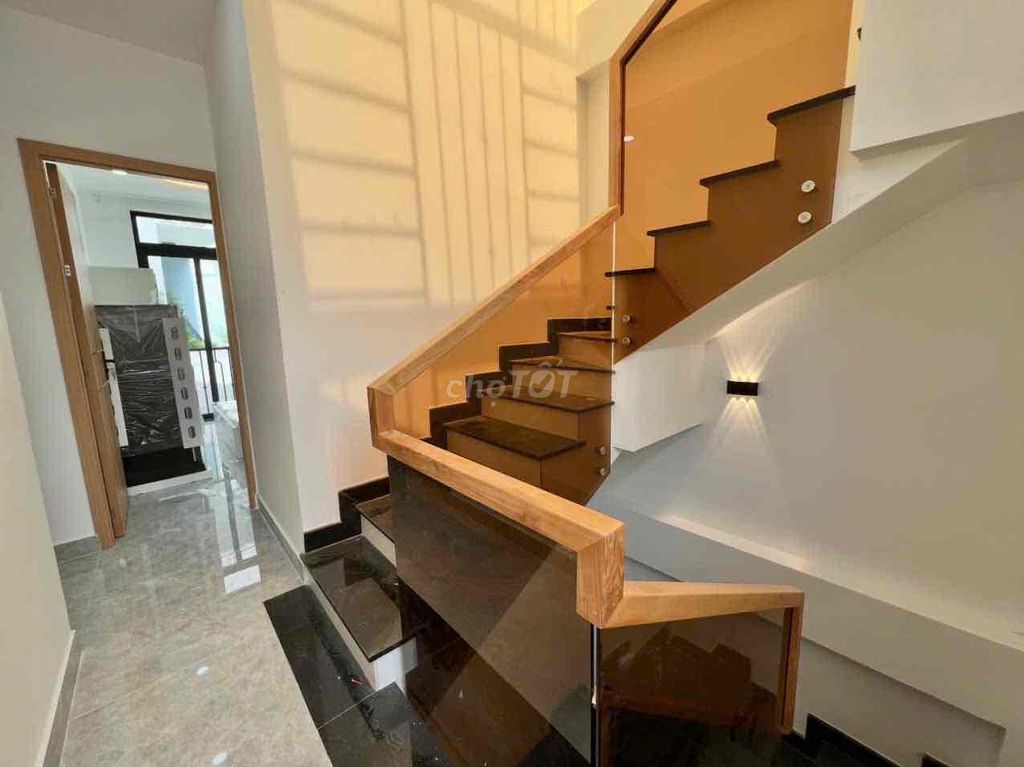 Rent the new one 100% full with balconies in the center of Bình Thạnh.