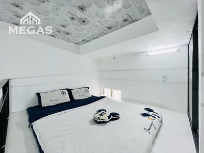 Rent a cheap, high-priced apartment at the University of Treasures.