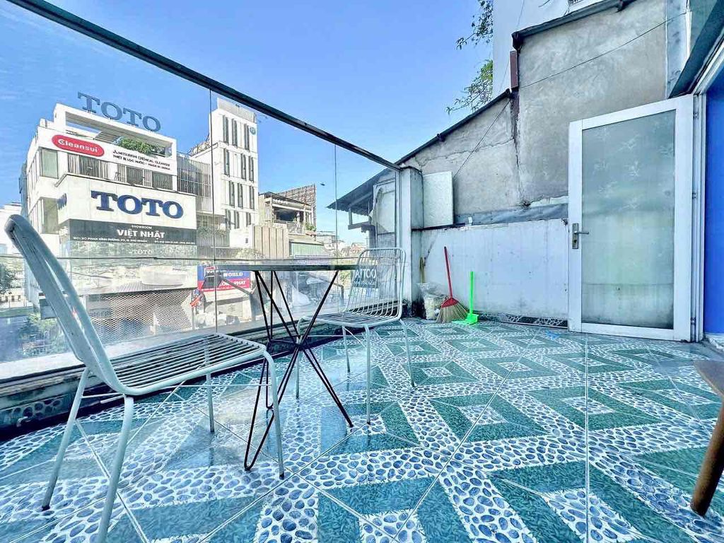 Rent apartment one-two, big balcony bedrooms, first-class elevator.