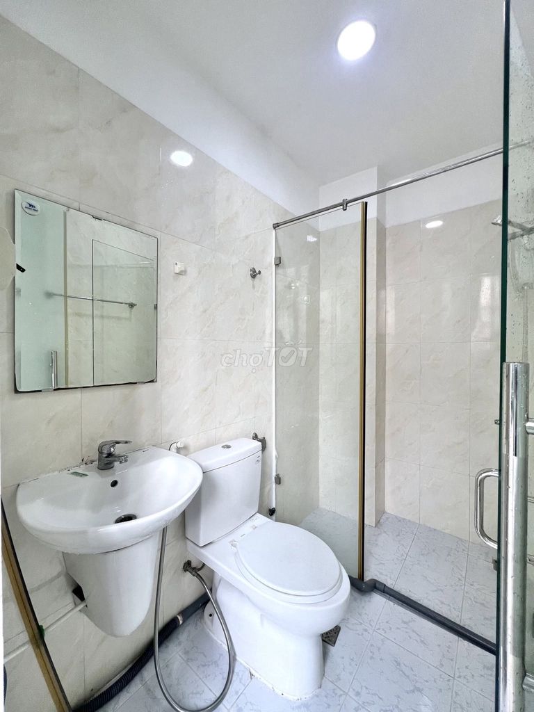 apartment V.I.P. 3 full clear view interior at Cao Thắng near bv from