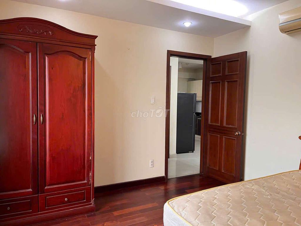 Rent the corner of 106 m2, 3 bedrooms, 2 toilets, An LJ Tower, số 19, An Phú.