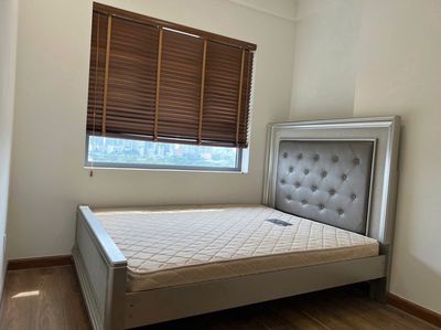 It's important that the deal be good: I'm renting out of the 7th floor bedroom.