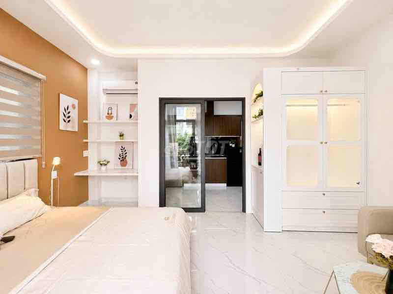 studio apartment 50 meters - just the August revolution - the M.U.A. - 325 district