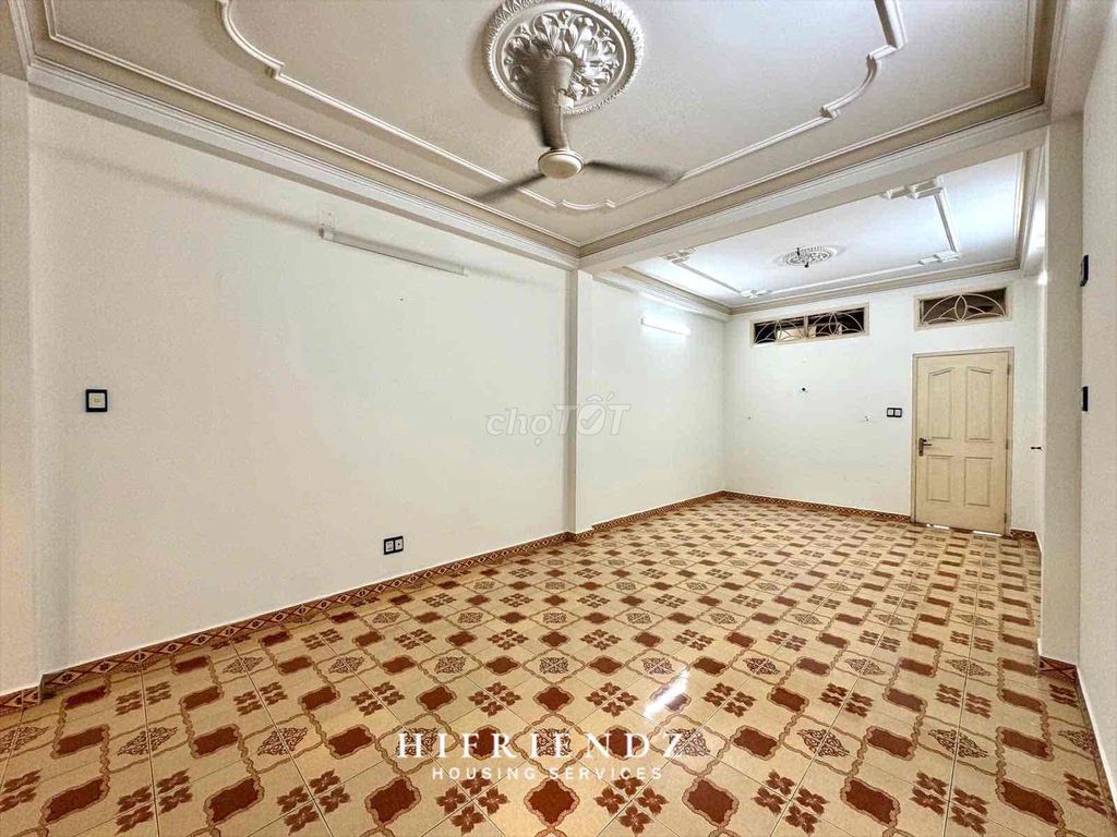 A super-sized Bancol bedroom at the heart of District 5 which is convenient sgu kott-subjuged.