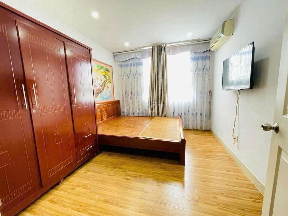 Chung cư Ngô Tất Tố so 2 p sleeps, interior costs 12 million a month.