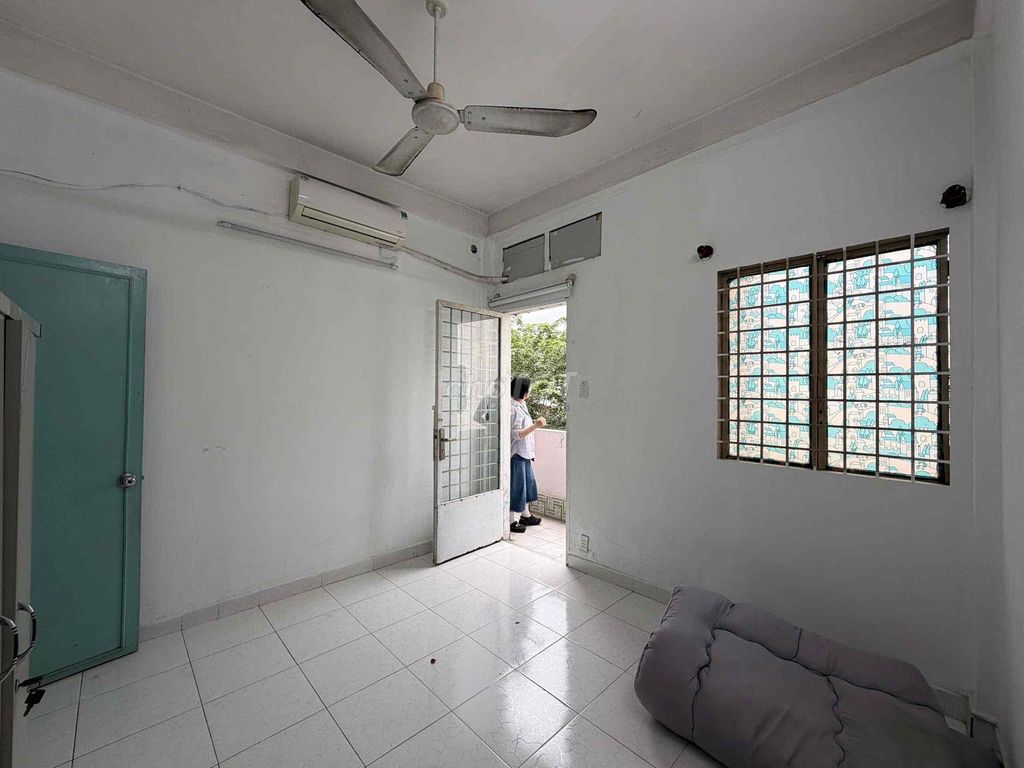 Get two bedrooms, 50 meters, Balcon the Great Hồ Văn Huê.