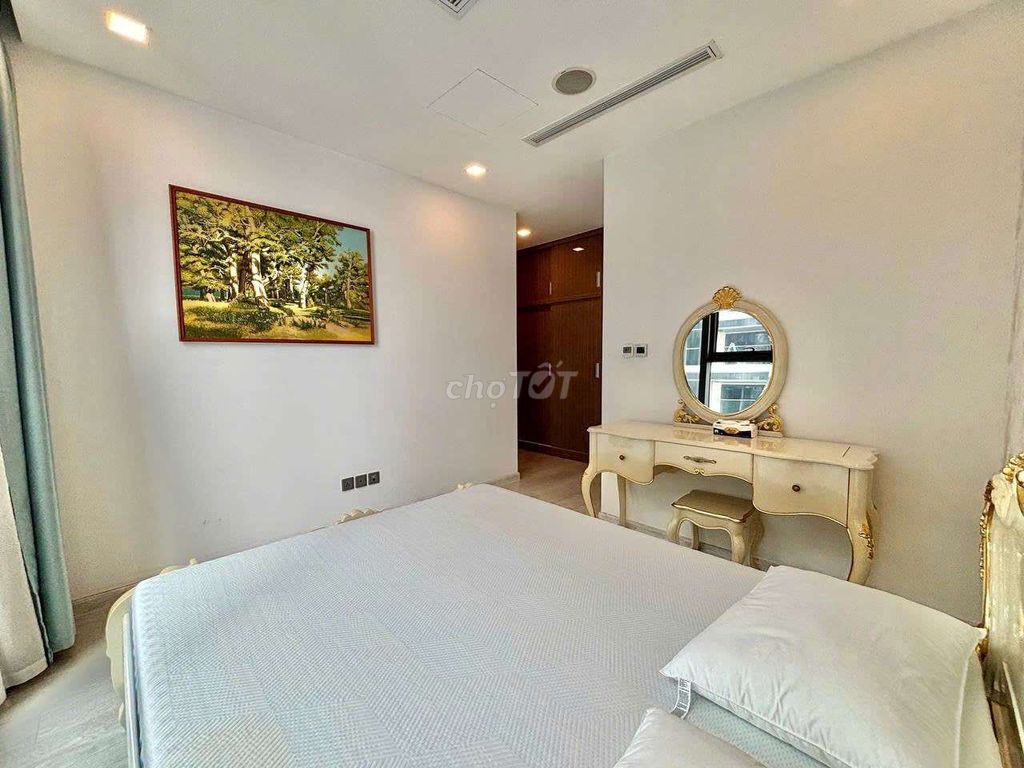 A super super. A bedroom in the middle of nowhere.