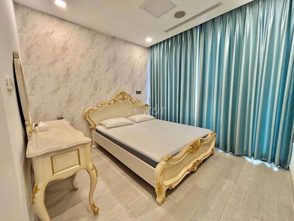 A super super. A bedroom in the middle of nowhere.