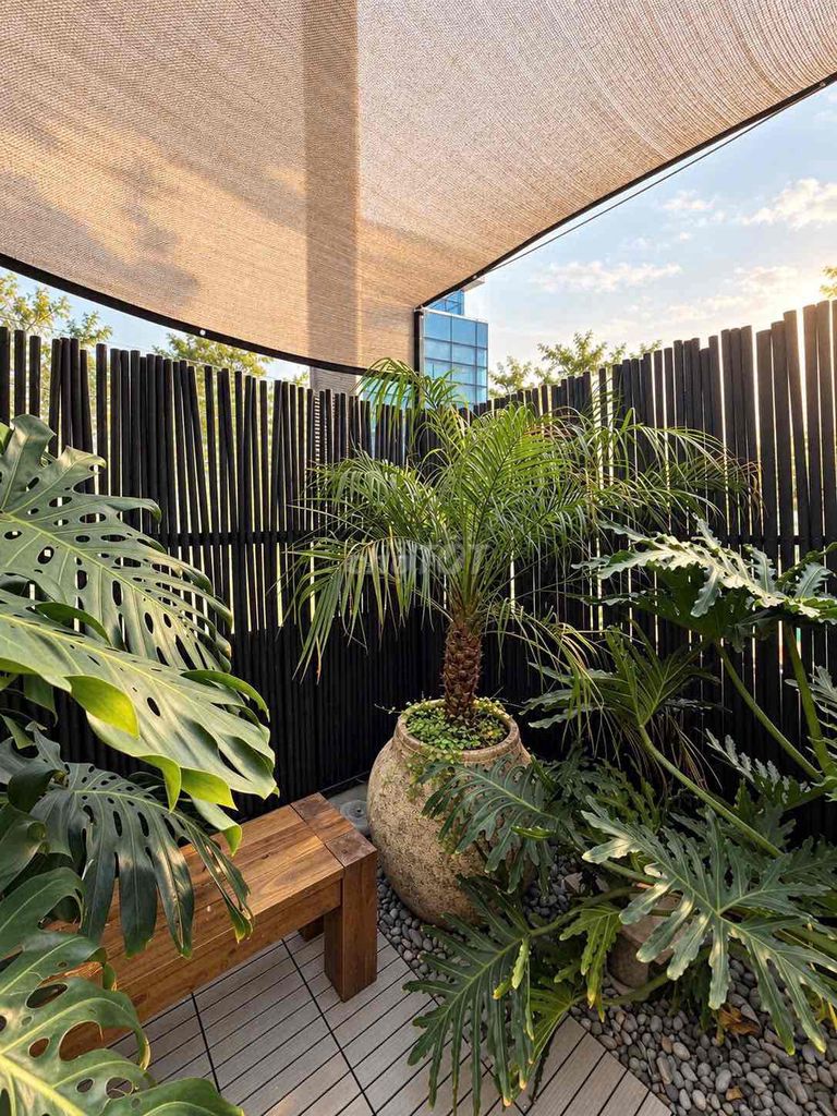 Hot opening of the penthouse two-room garden at the airport.