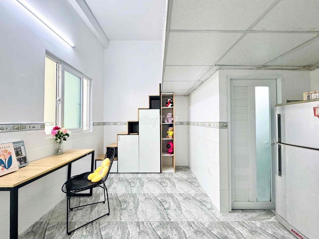 The flat is cheap. Full interior - elevator building - right at the seven-center intersection