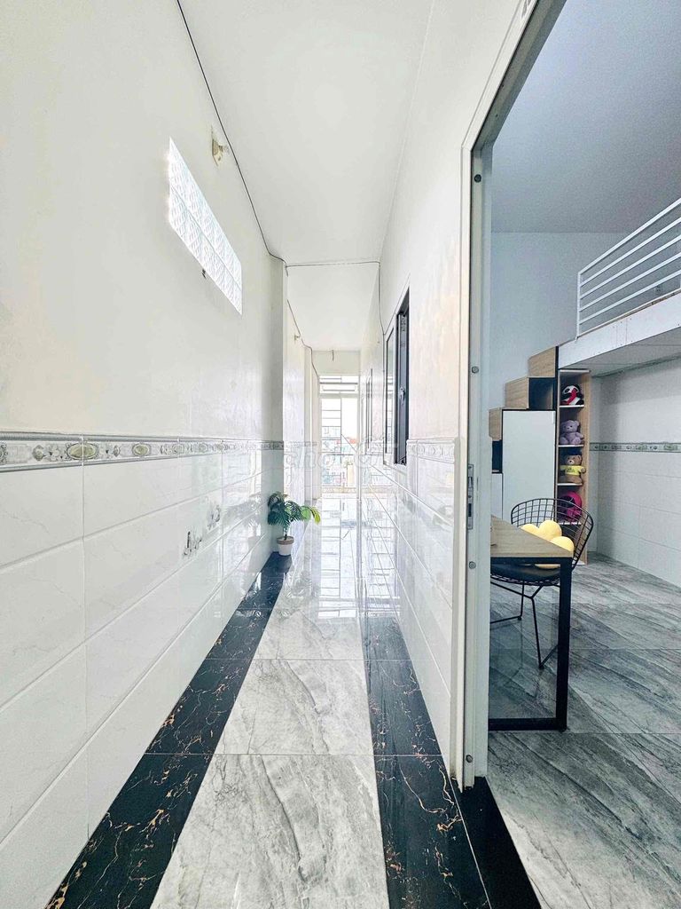 The flat is cheap. Full interior - elevator building - right at the seven-center intersection
