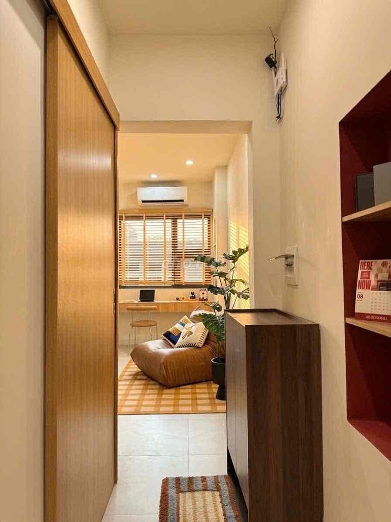 Rent the Guardian. One of Lý Thường Kiệt Royal Bedrooms.