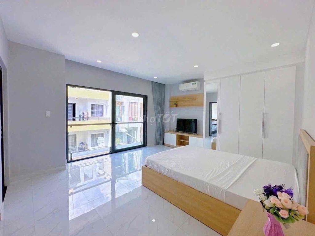 Rent a super-sense balcony in Lý Chính Thắng 3-$9.