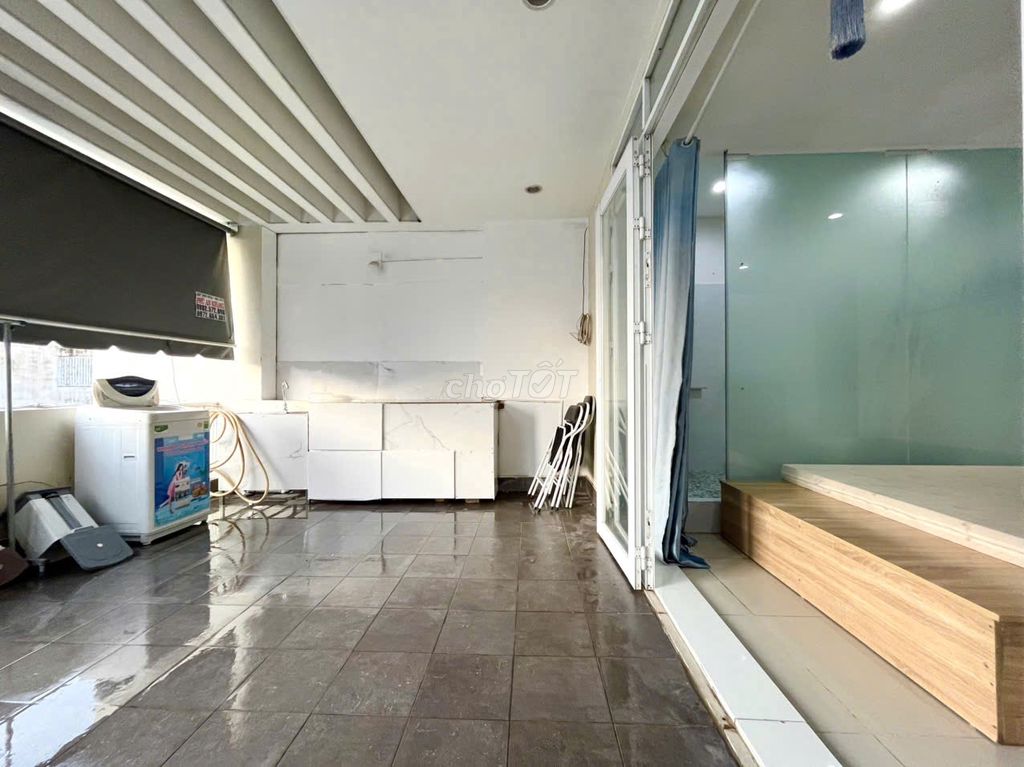 Rent a kitchen room for only 5 million2 in the Big House.