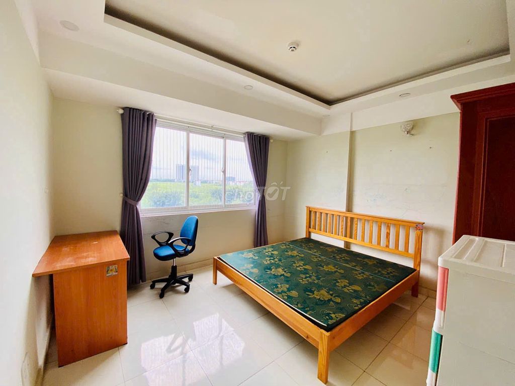 Rent apartment.