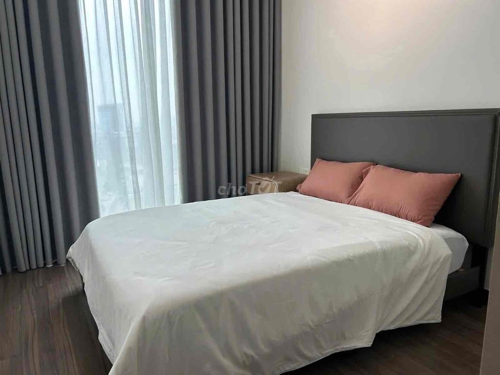 The new apartment is two Lạc Long Quân bedrooms -- close to seven goods, private passage park.