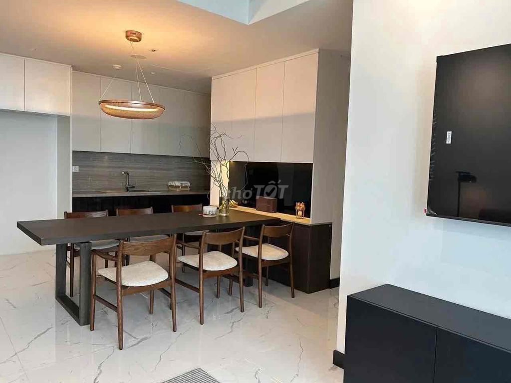 The new apartment is two Lạc Long Quân bedrooms -- close to seven goods, private passage park.