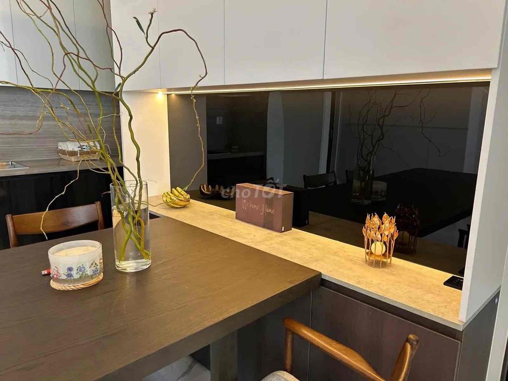 The new apartment is two Lạc Long Quân bedrooms -- close to seven goods, private passage park.