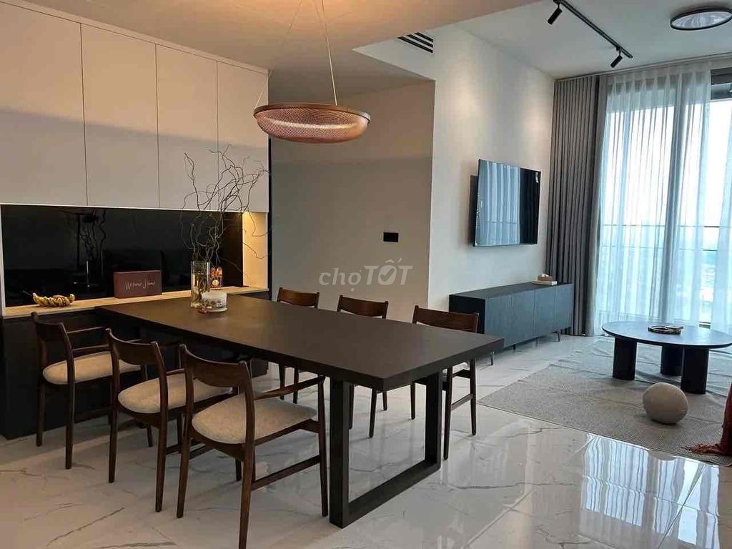 The new apartment is two Lạc Long Quân bedrooms -- close to seven goods, private passage park.