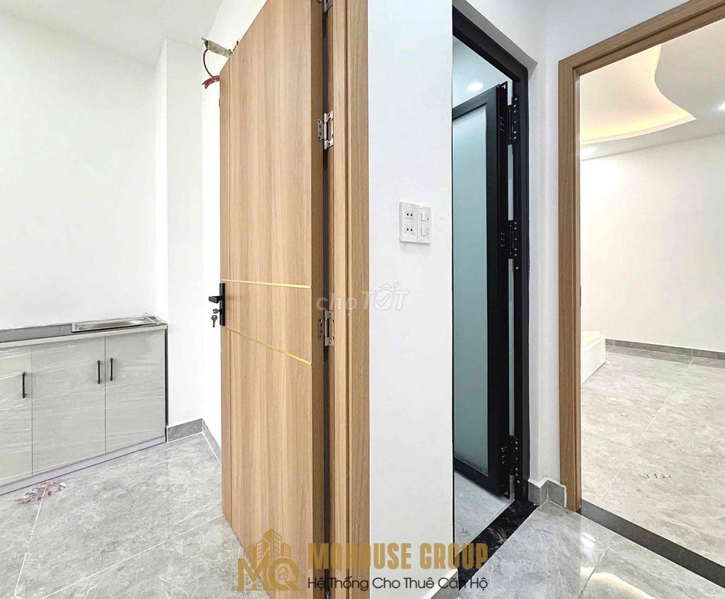 Two new bedrooms. One kitchen at the green line.